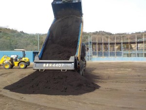 安芸郡海田町　海田総合公園　黒土混合土　納入